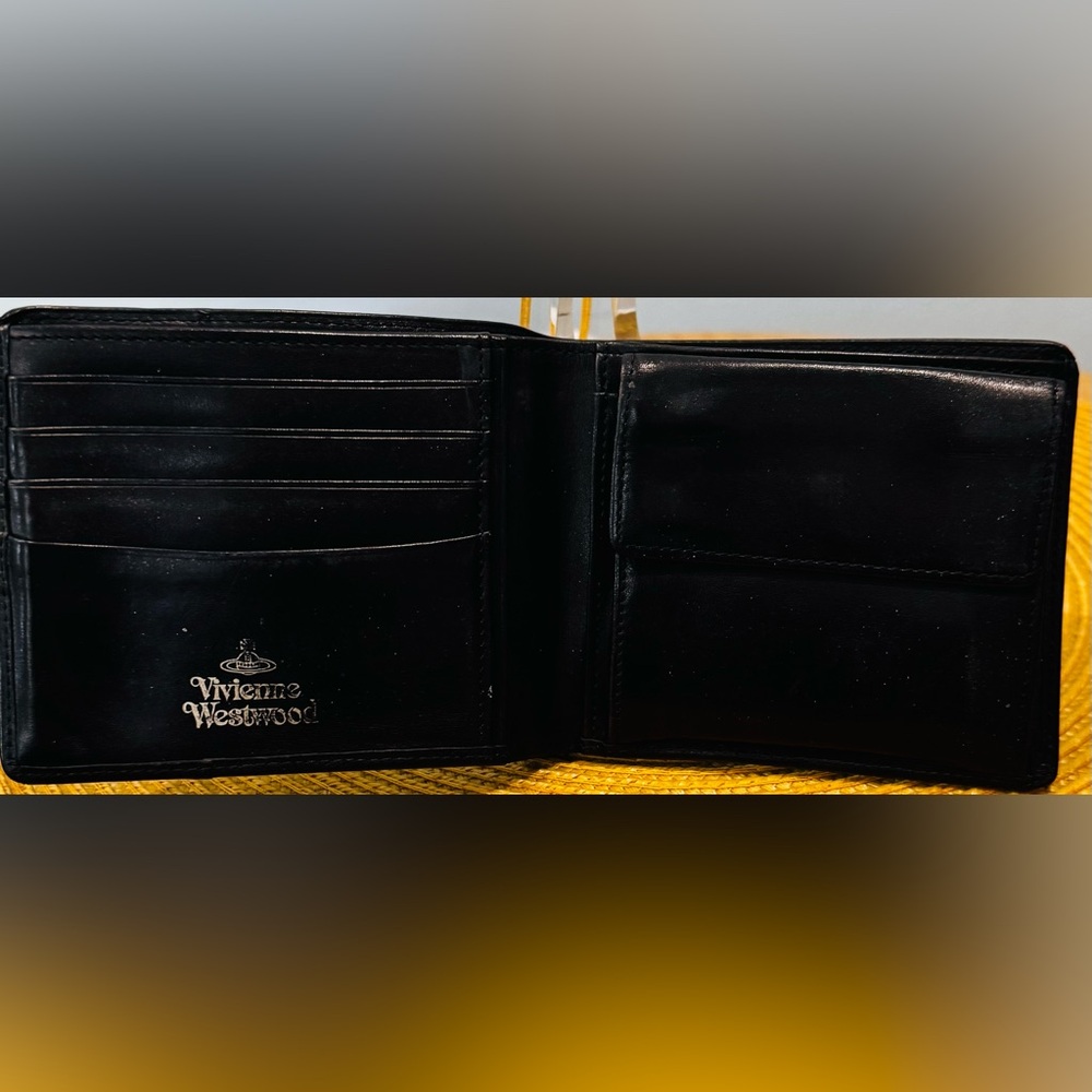 ❌❌sold❌❌Vivienne Westwood Black Orb Bifold Wallet w/ box and tags - Picture 4 of 9
